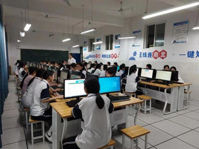 廣元精神衛(wèi)生中心授牌“四川省區(qū)域兒童青少年心理健康關(guān)愛基地”，以信息技術(shù)咨詢服務(wù)賦能心理健康新篇章